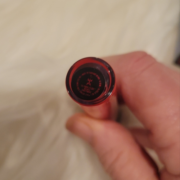 💋Jeffree Star, red lipstick gloss, Taylor Swift vibes! - Picture 4 of 7